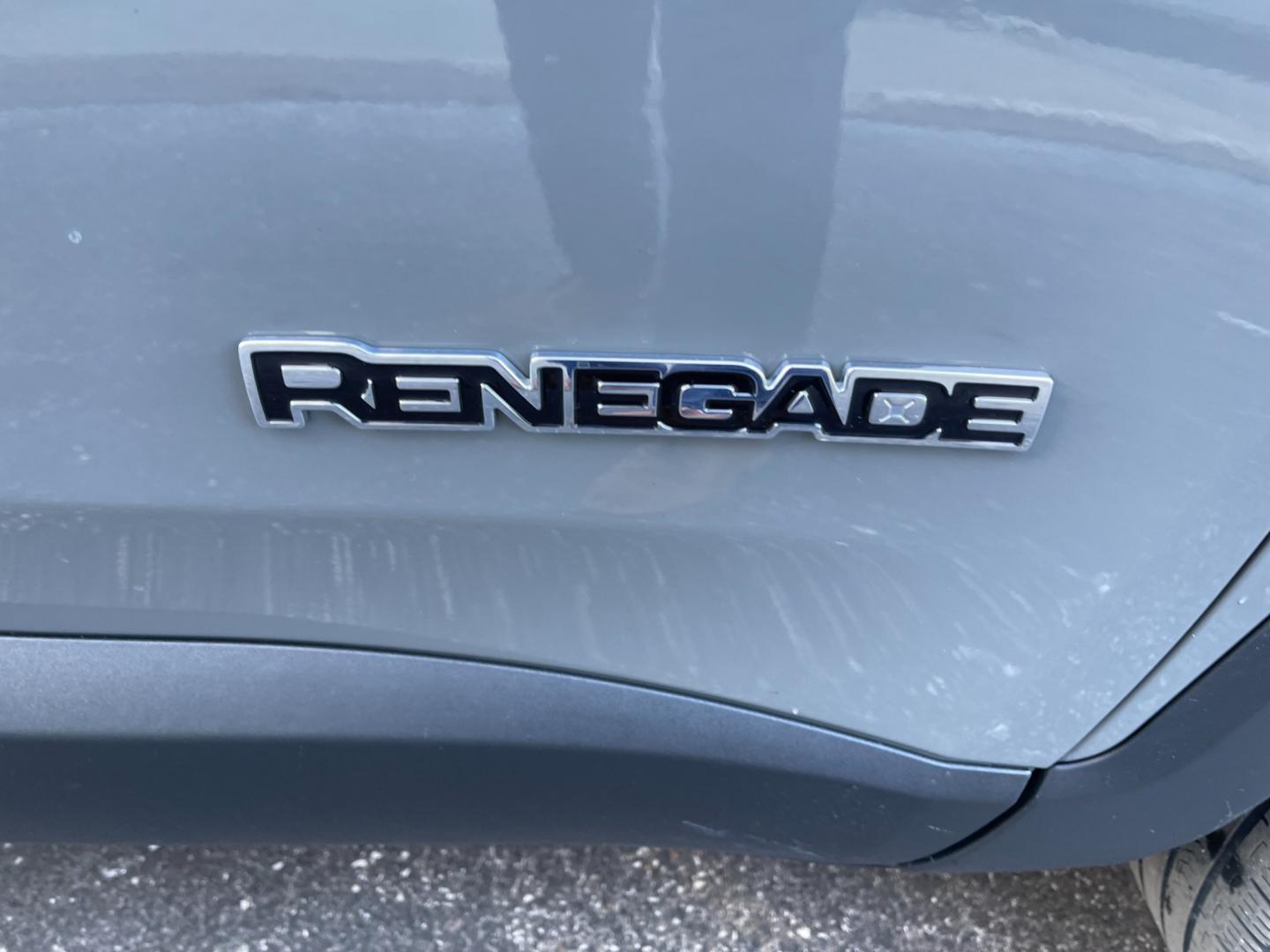 2020 Gray /Black Jeep Renegade Latitude 4WD (ZACNJBBB7LP) with an 2.4L I4 DOHC 16V engine, 9A transmission, located at 11115 Chardon Rd. , Chardon, OH, 44024, (440) 214-9705, 41.580246, -81.241943 - Photo#5